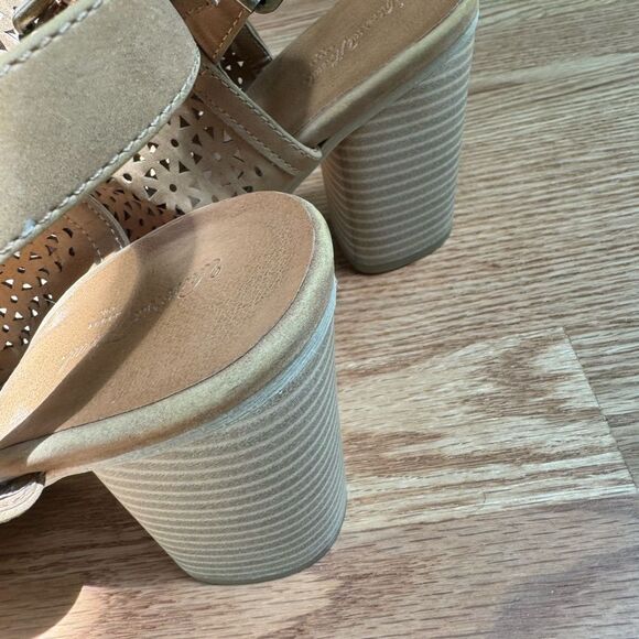 Universal Threads Sandals Sling Back 4-inch Heels Faux Leather Vegan Size 9.5 - Picture 13 of 13